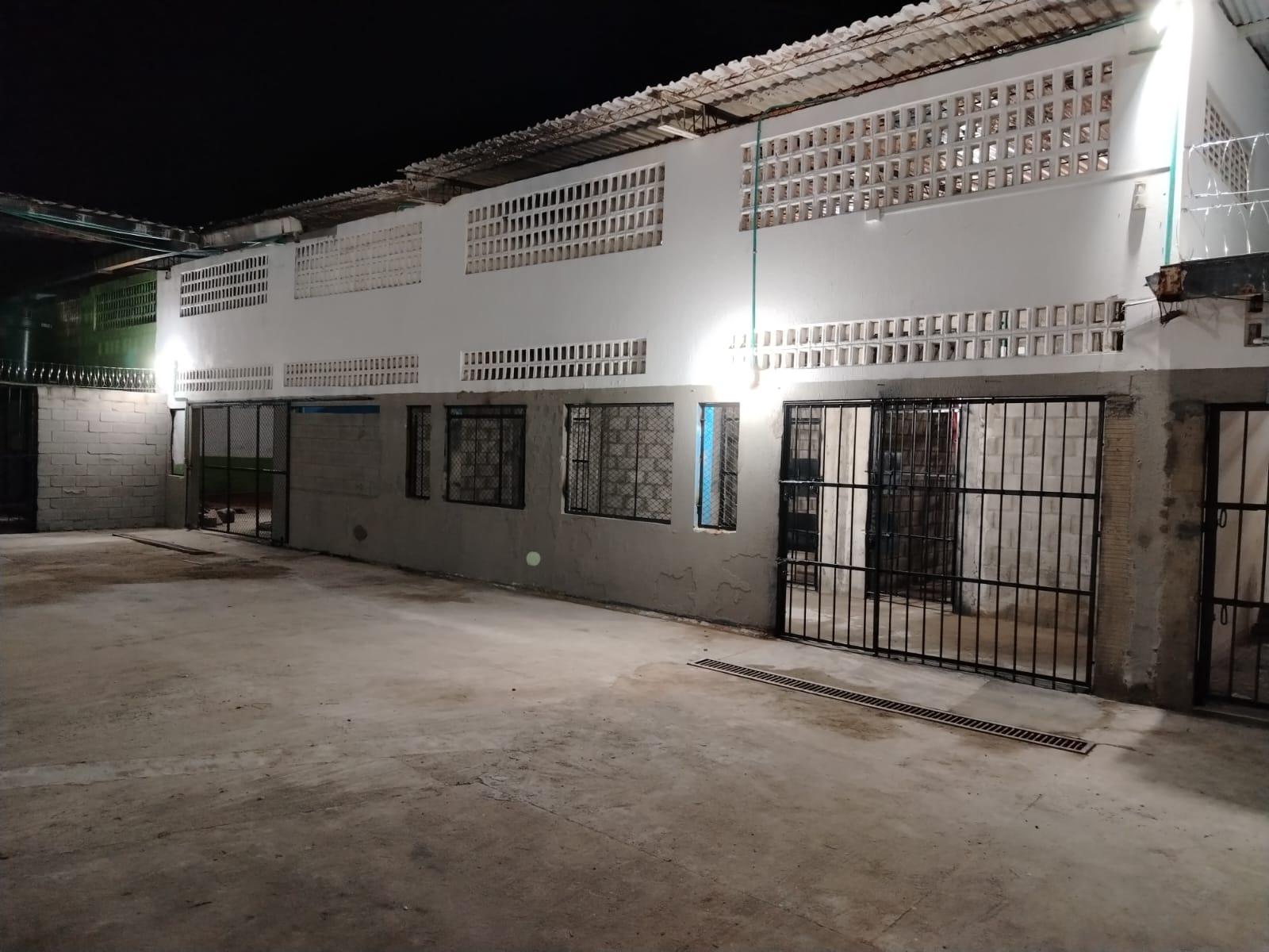 Nuevo centro de detención transitorio en el sector El Castillo de Neiva, que reemplazó las antiguas bodegas de Alpina y presenta mejores condiciones de reclusión, aunque ya registra hacinamiento.
