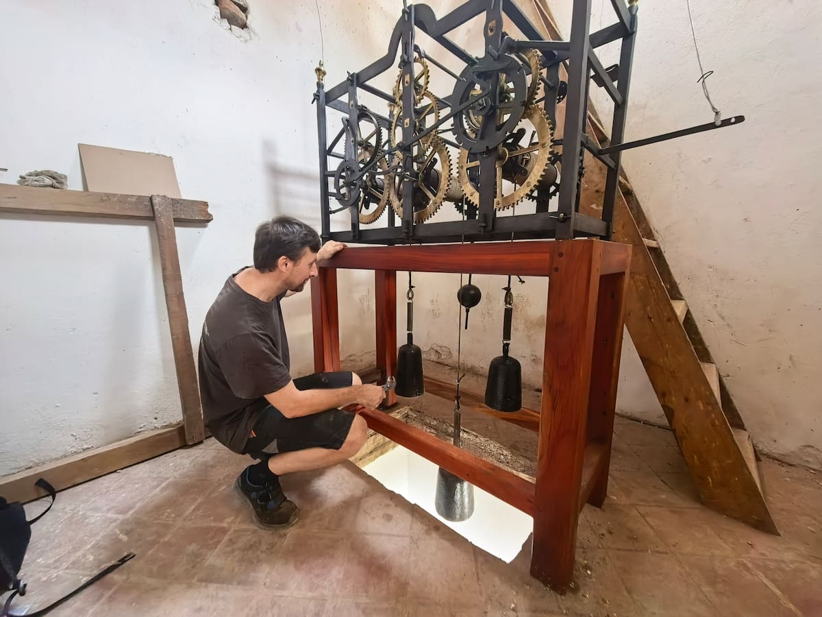 Mompox revive el sonido de sus relojes históricos tras más de dos décadas de silencio