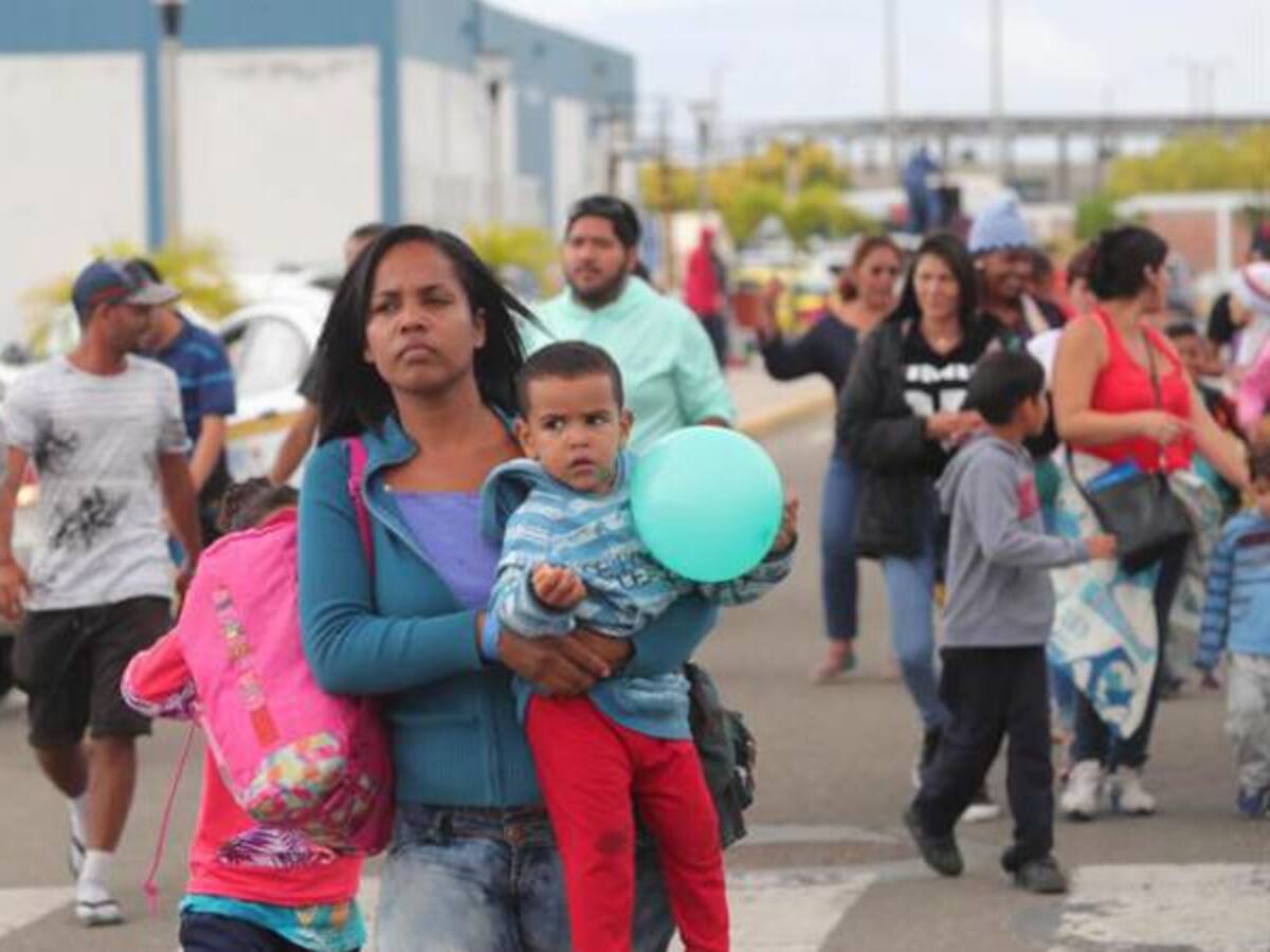 Perú cierra la frontera a migrantes venezolanos sin pasaporte