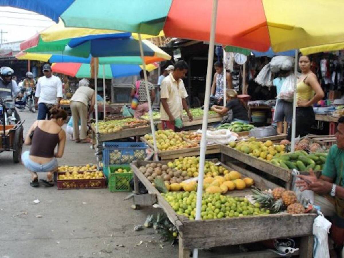 Suben precios de alimentos en Cartagena por paro camionero