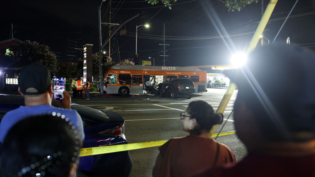 Tres personas muertas y un herido tras accidente de helicóptero en Los Ángeles, Estados Unidos