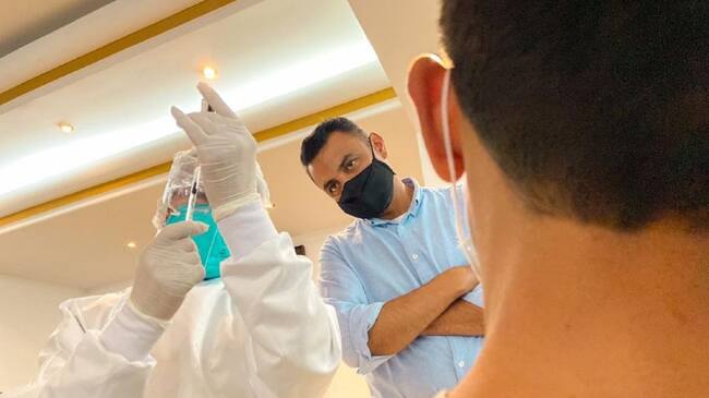 Las jornadas de vacunación se extenderán a otros colegios del Ejército del país.