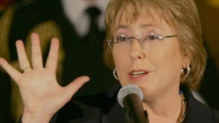 Michelle Bachelet habló con Caracol Radio