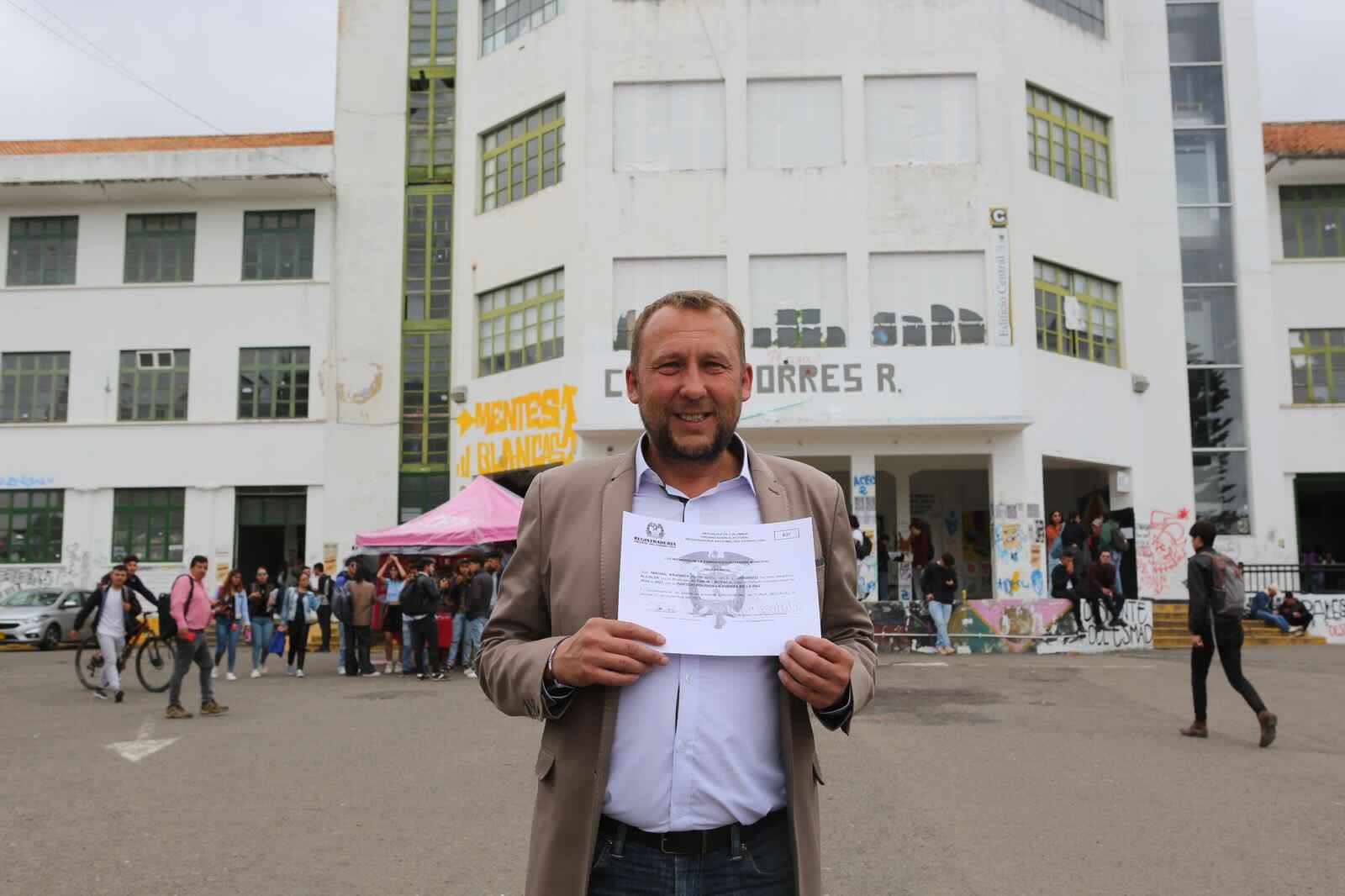 El alcalde electo de Tunja Mikhail Krasnov dice no tener relación con el Magistrado Luis Ernesto Arciniegas, frente al caso de contratación de la madre de uno de sus hijos. / Foto. Cortesía