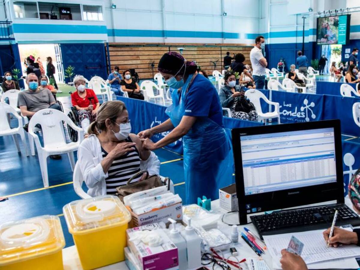 Chile iniciará aplicación de cuarta dosis COVID-19 el 10 de enero