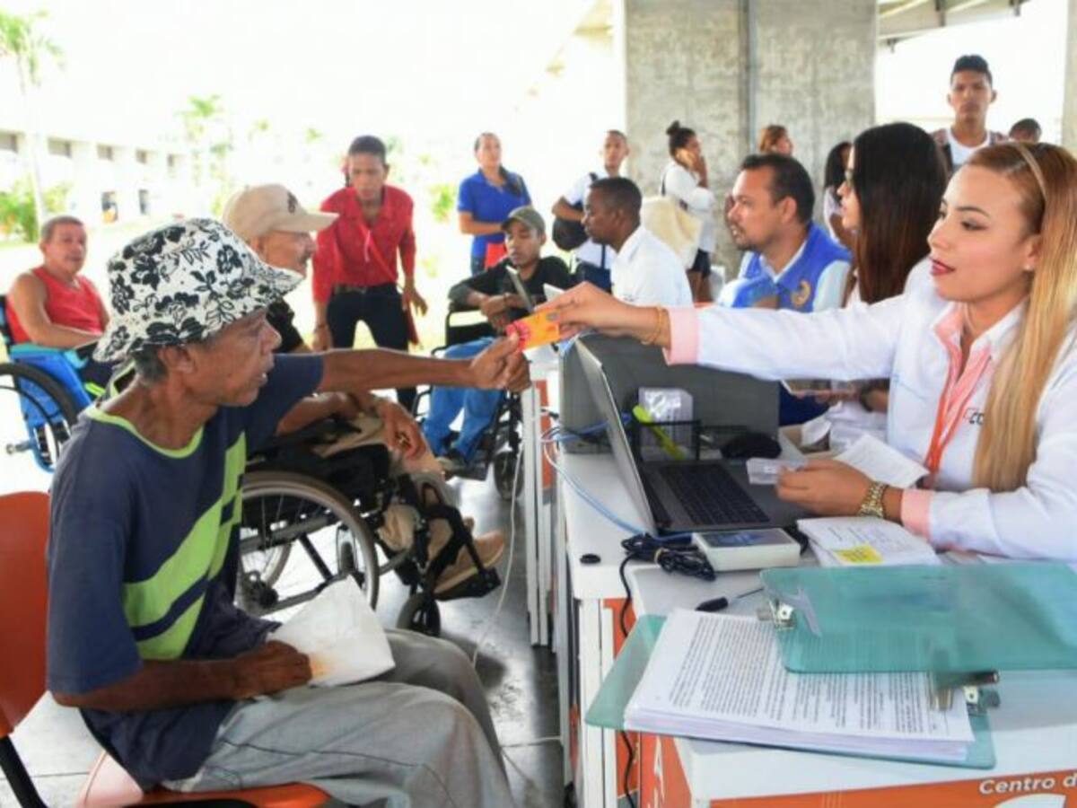 Segunda jornada de entrega de tarjetas para Personas con Movilidad Reducida