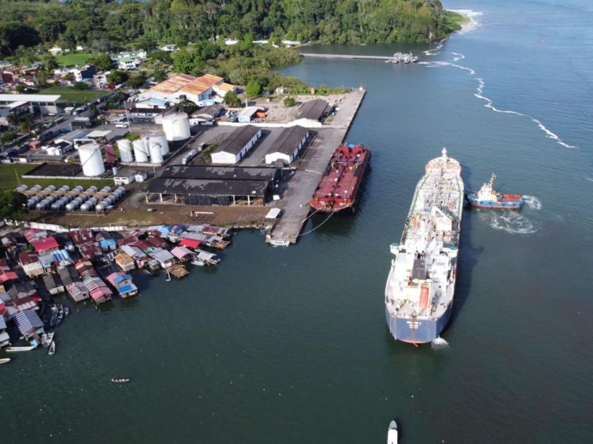 Llegan 7,4 millones de galones de combustible a Tumaco