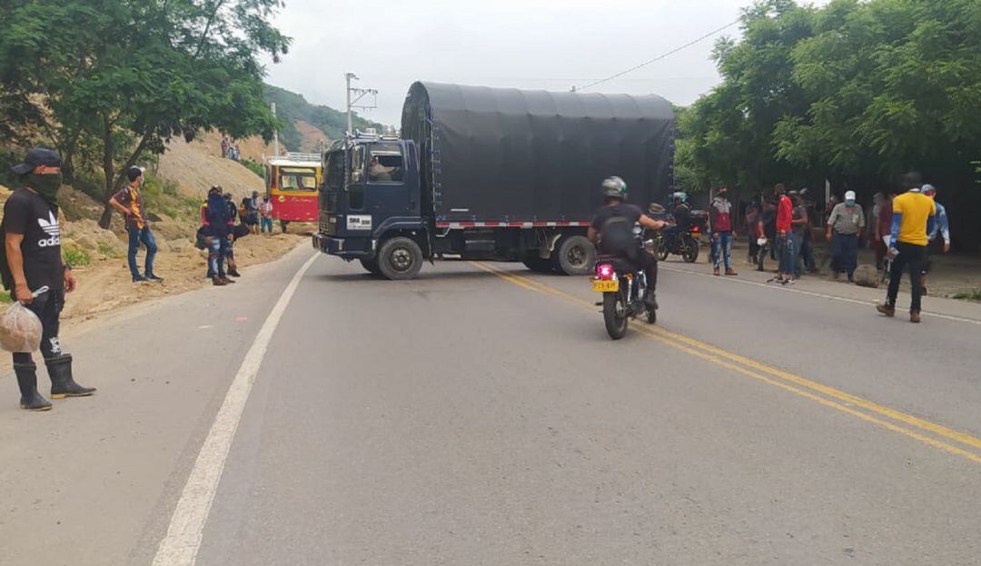 Comerciantes buscan rutas alternas para llegar a Cúcuta ante los bloqueos