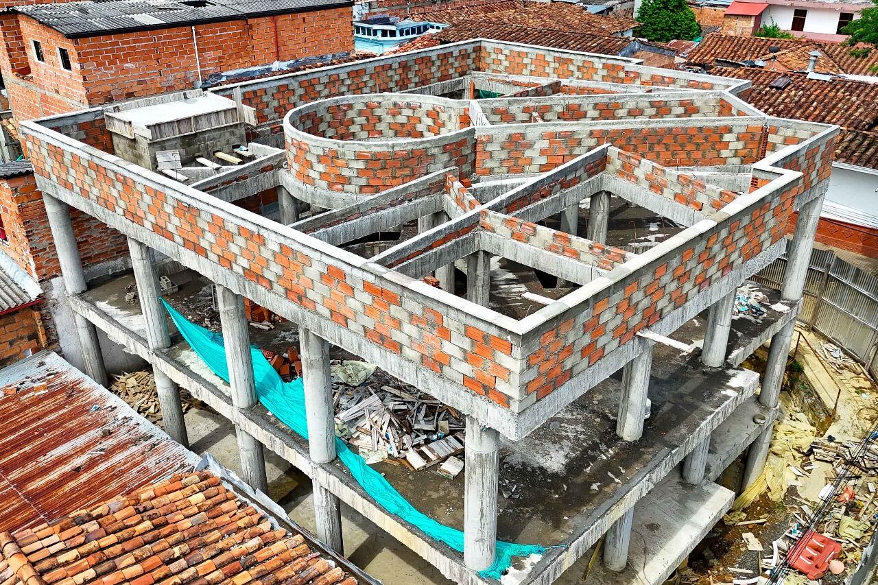 Palacio Municipal de Hispania, sin terminar por el déficit presupuestal del municipio. Foto: cortesía alcaldía de Hispania.