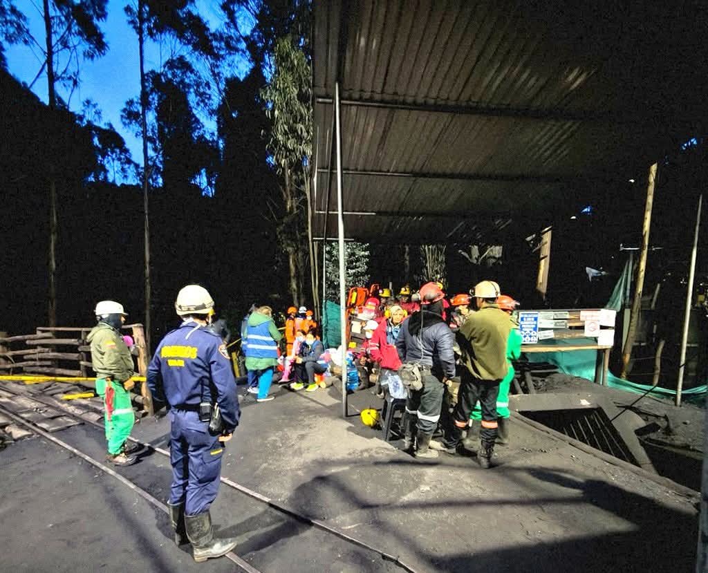 4 mineros fallecieron tras la explosión de una mina en Sutatausa: 3 mineros siguen atrapados