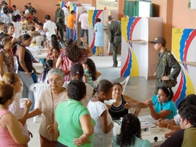 En Barranquilla se quejan por largas filas en puestos de votación
