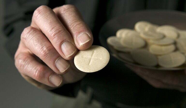 ¿Qué opina del caso en que una persona a favor del aborto fue excomulgada por la Iglesia?. Foto: Getty Images