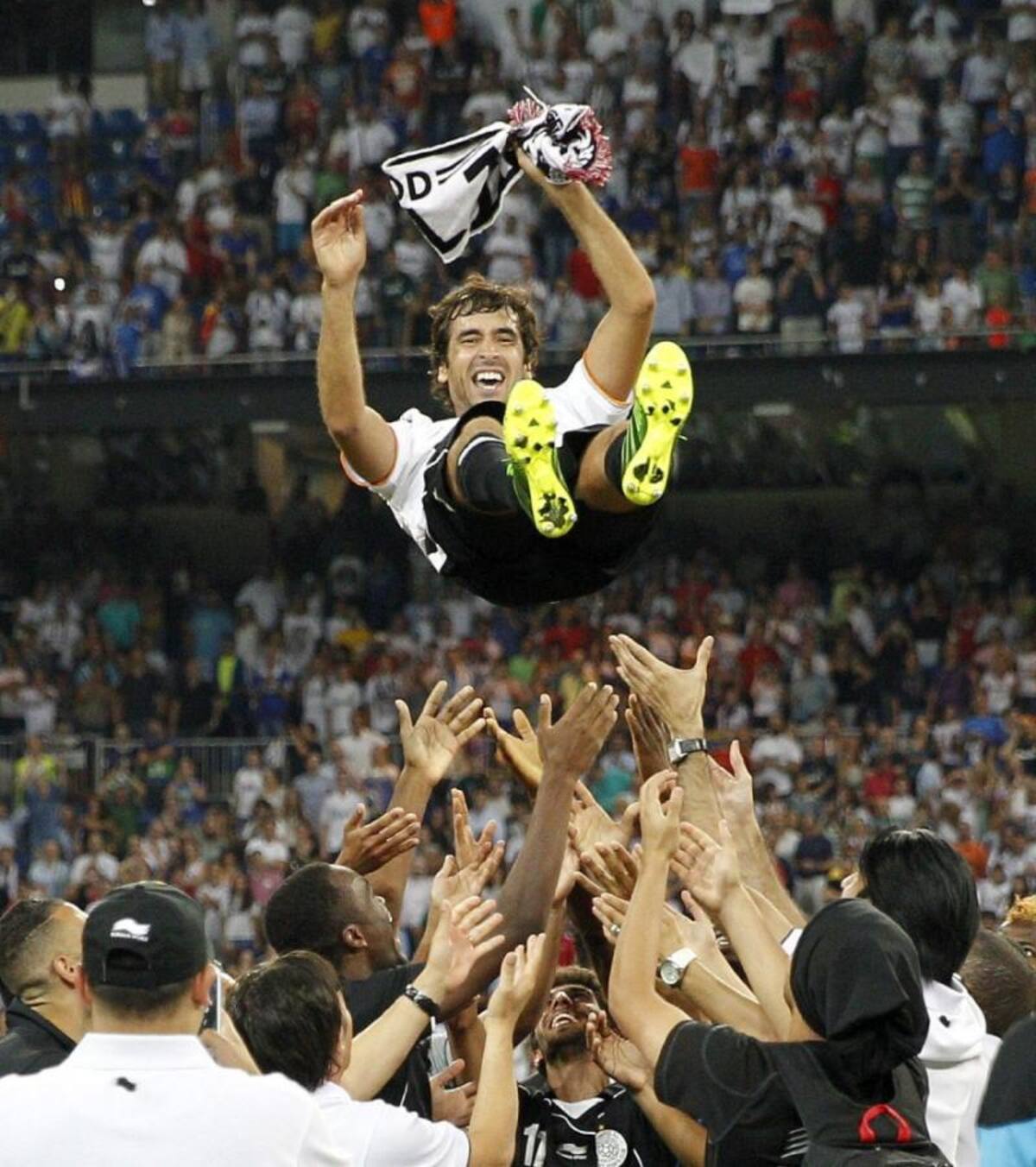 El ex jugador del Real Madrid regresó al Bernabéu donde aunque su equipo perdió, fue ovacionado por los hinchas madridistas.