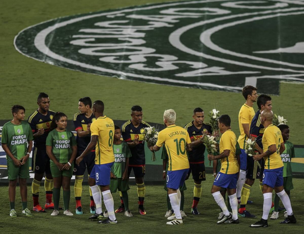 [25/01/17] Colombia cayó 1-0 frente a Brasil en juego amistoso en homenaje a las víctimas de Chapecoense.