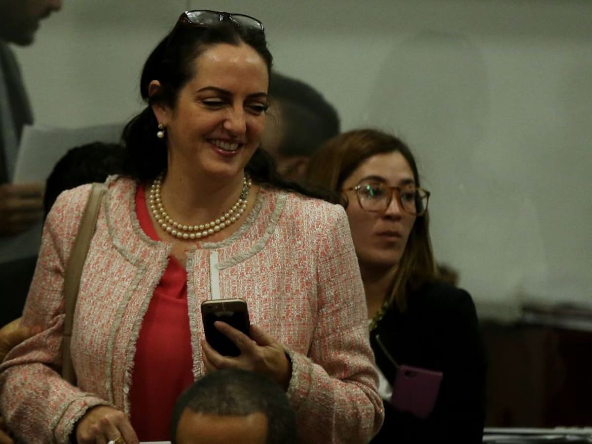 "Duque no puede repetir secretismo de Santos con las Farc": Senadora Cabal