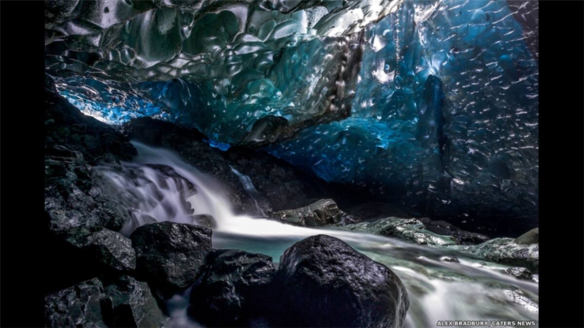 Los investigadores creen que los microbios que habitan allí podrían sobrevivir en mundos distantes como la luna de Júpiter, Europa.