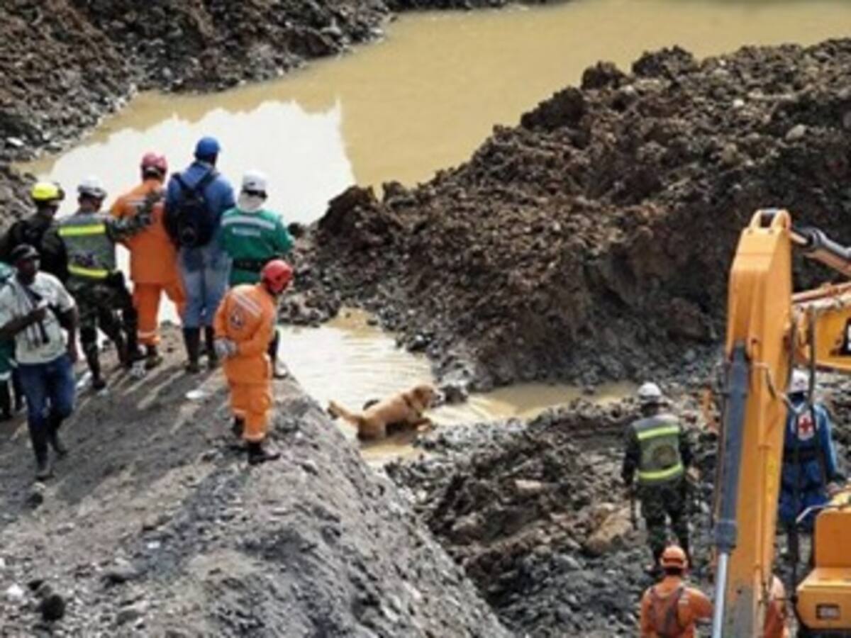 Policía podrá destruir maquinaria empleada en minería ilegal