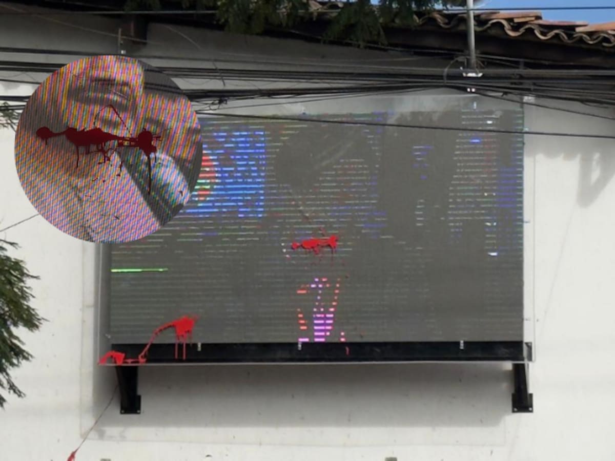 Vandalizaron por segunda vez una sede política de Iván Cepeda en Medellín