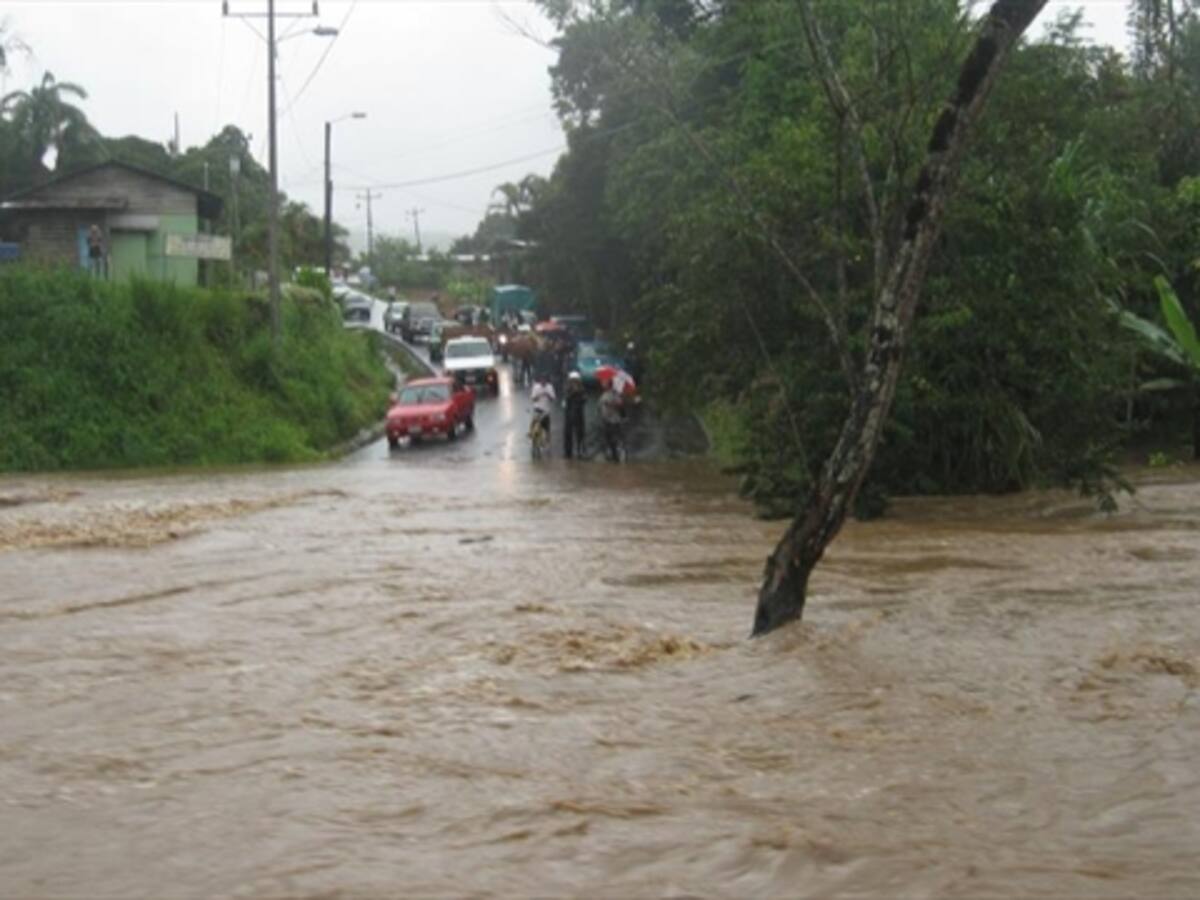 Más de 700 familias damnificadas dejan inundaciones en el sur de Bolívar