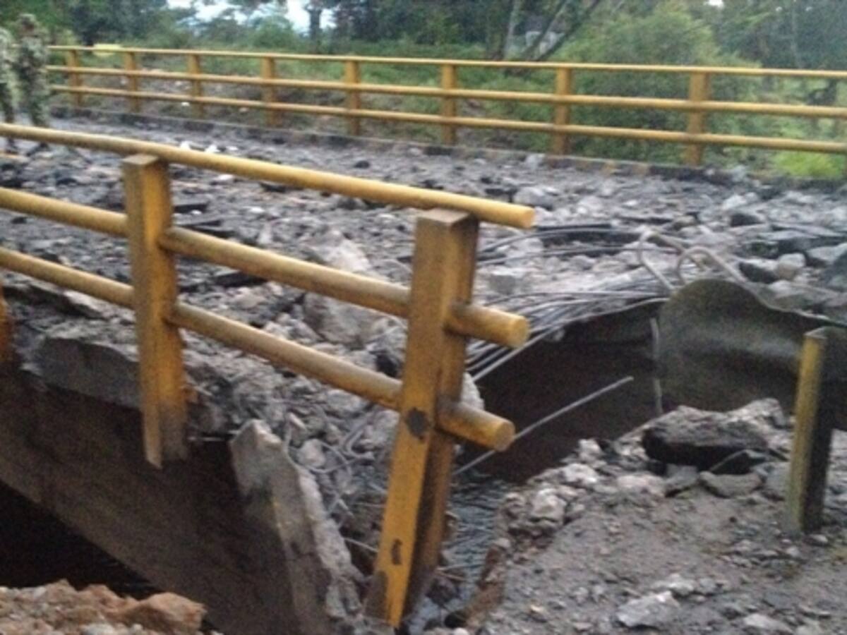 No hay paso entre Meta y Guaviare por atentado terrorista