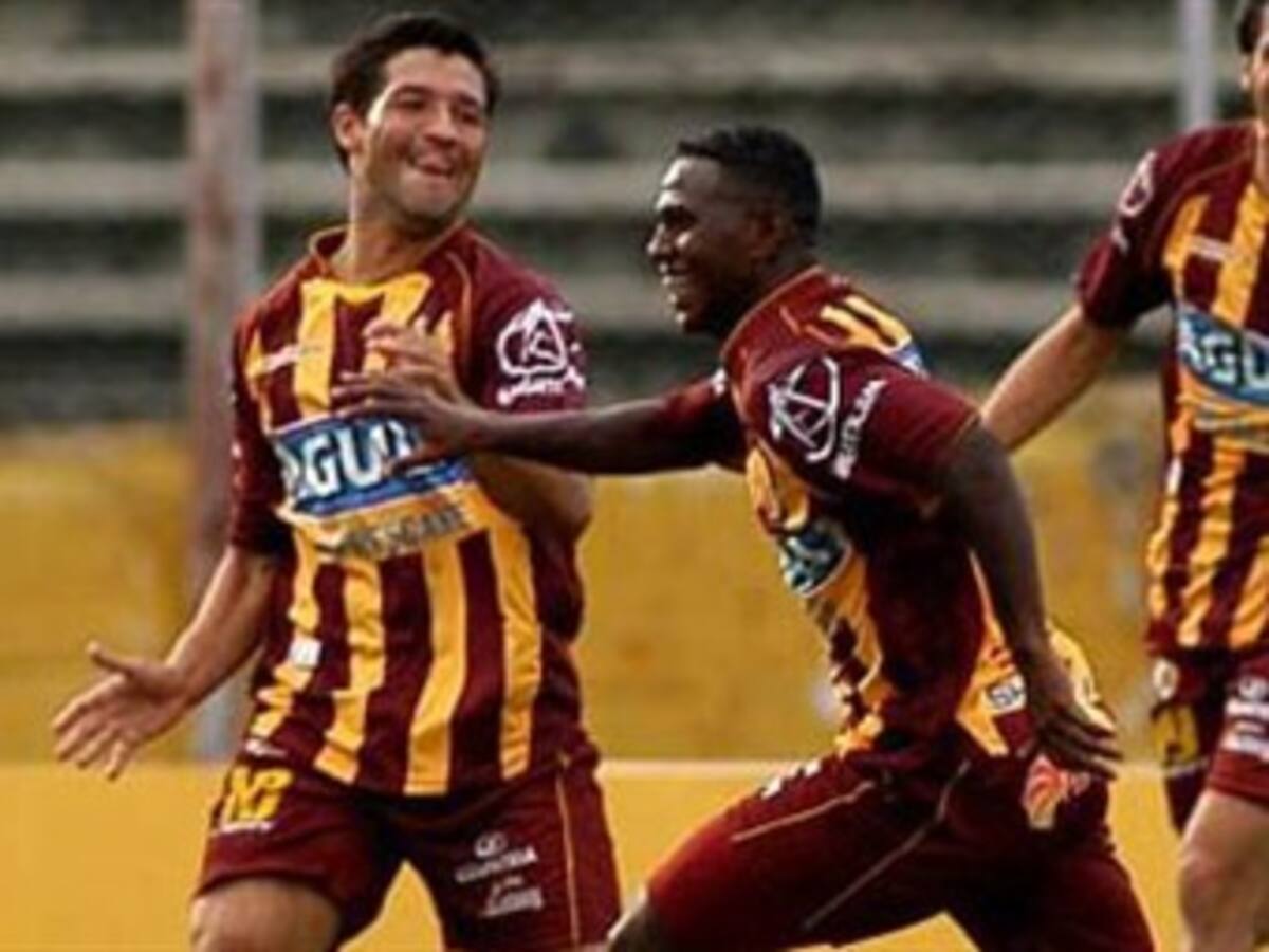 Deportes Tolima golea y escolta al líder Independiente Medellín en el fútbol colombiano