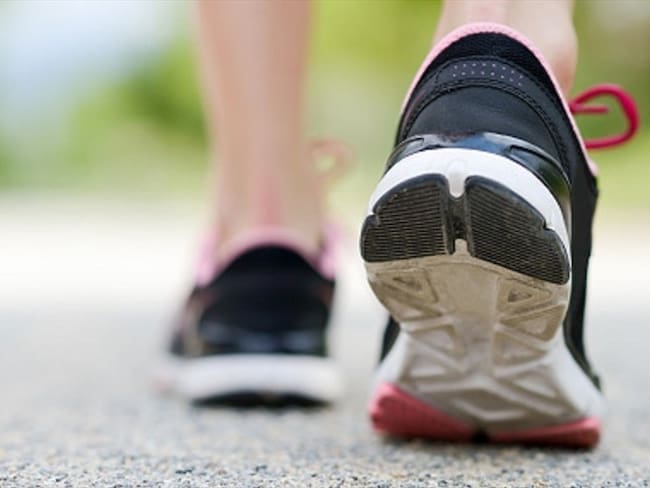 Los cinco sorprendentes beneficios de caminar, según Harvard. Foto: Getty Images