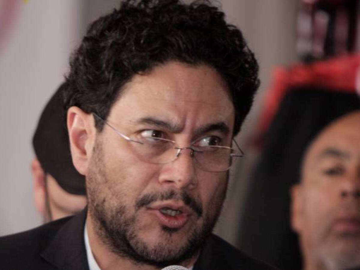 Iván Cepeda denunció a Rugeles y Londoño supuesta campaña de desprestigio