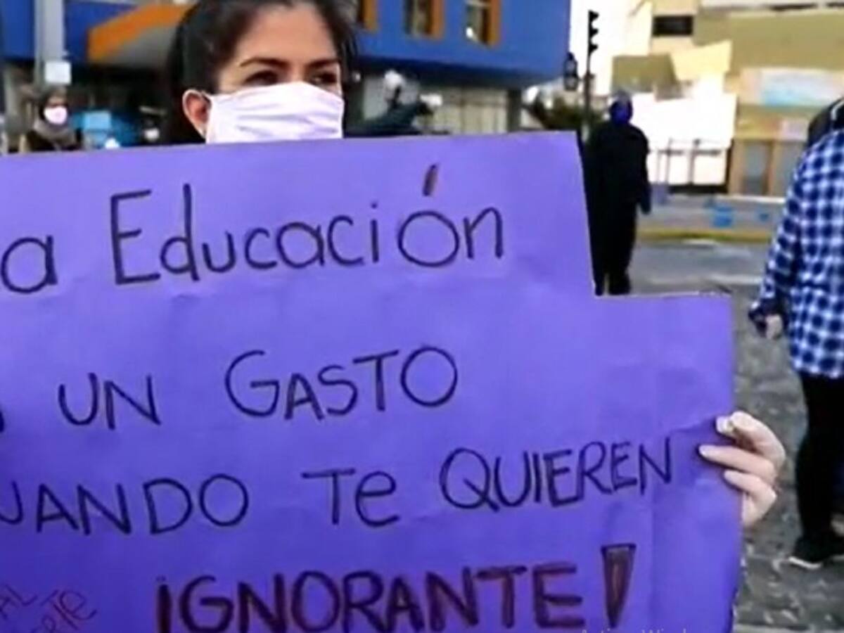 Recortes en universidades ecuatorianas generan protestas pese a COVID-19