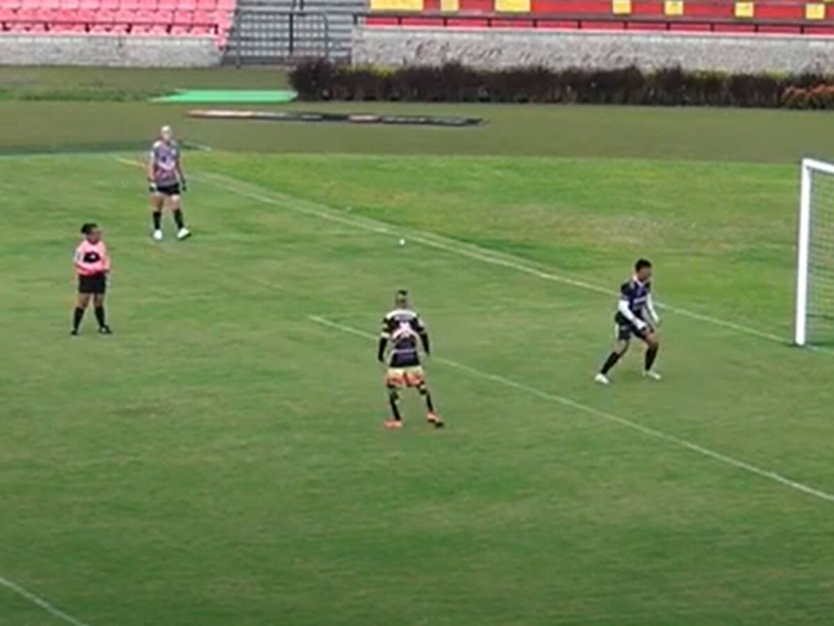 VIDEO: El gol de penal más absurdo sucedió en Colombia