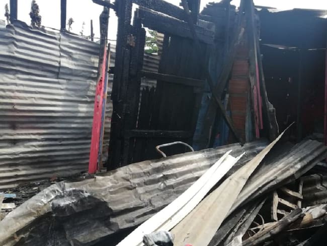 67 personas resultaron afectadas con incendio de Chambacú en Cartagena