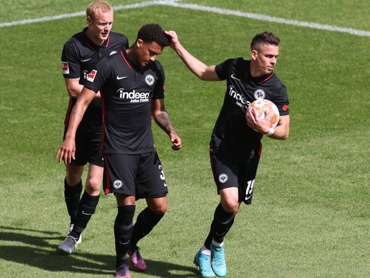 Rafael Santos Borré cerró su primera temporada en la Bundesliga con gol