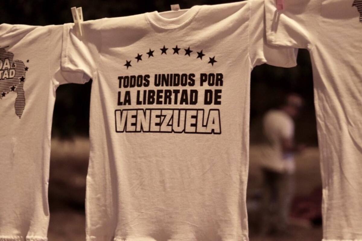 Todo listo para el concierto en la  frontera 