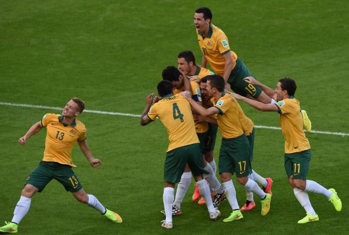 Robben y Van Persie marcaron para los del Van Gaal, Cahill y Jedinak anotaron para los australianos.