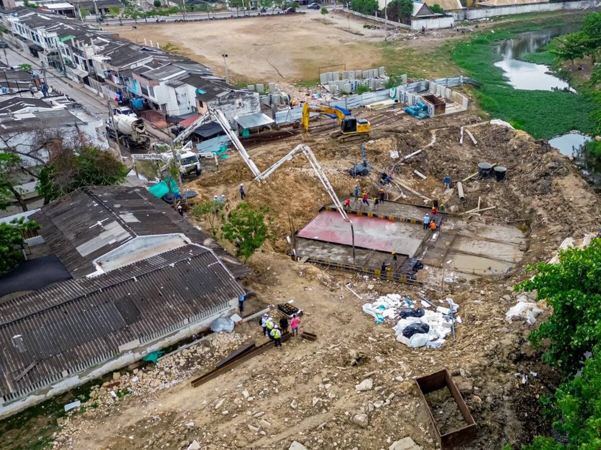 Inició fundición de base que soportará nuevo puente de Las Palmeras