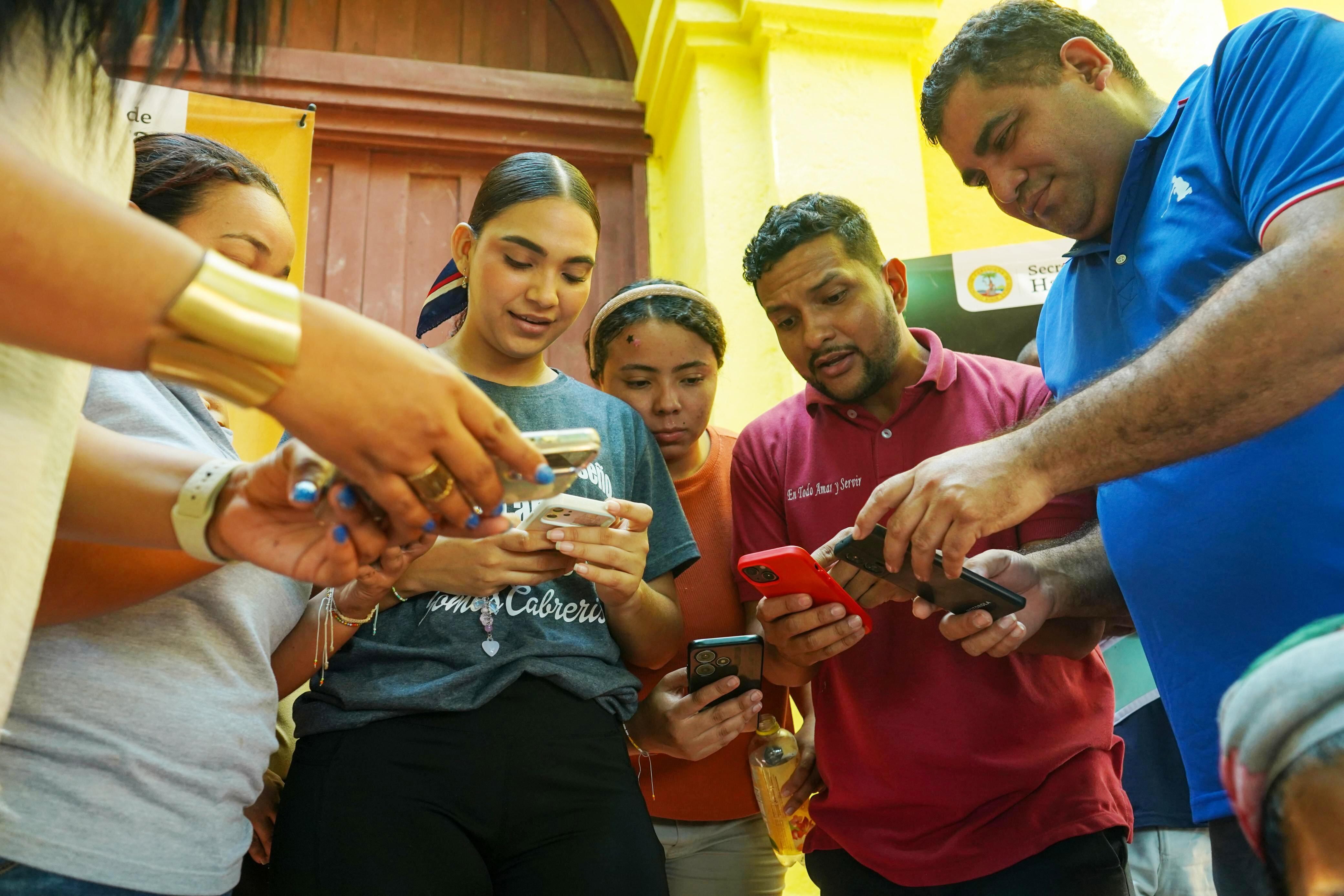 Santa Ana y Barú se conectan al futuro con nuevas Zonas Wi-Fi