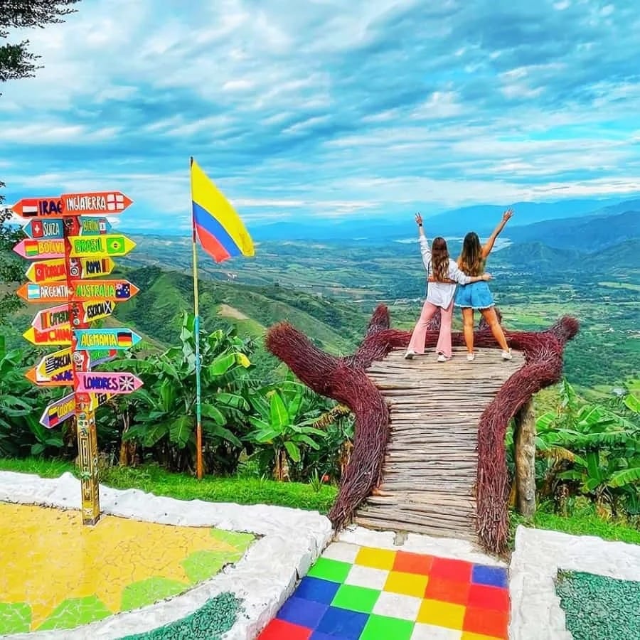 Tiene como objetivo recorrer todo el departamento, destacando sus múltiples destinos turísticos y la creciente inversión en infraestructura que ha tenido este sector de la economía en diferentes lugares.