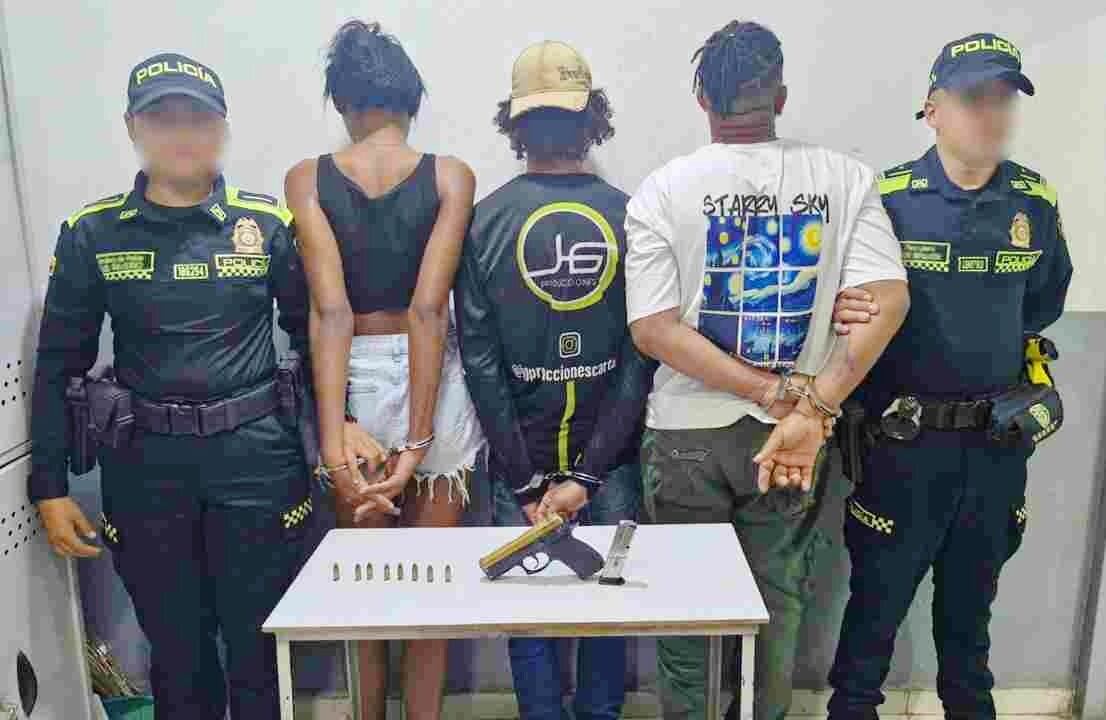 Capturadas tres personas dentro de un vehículo con un arma de fuego ilegal y municiones