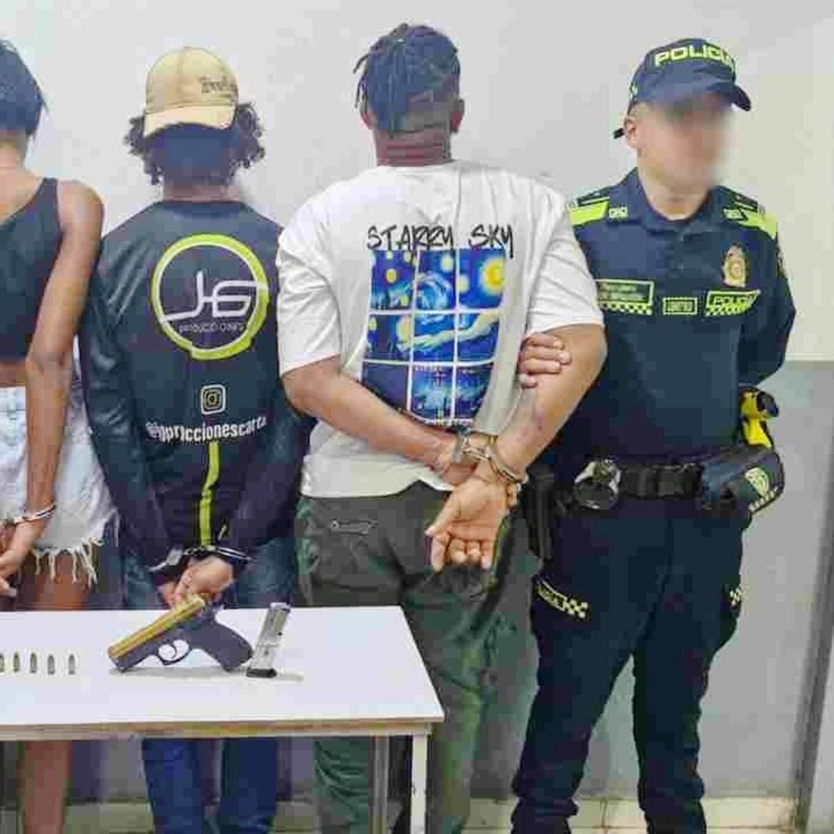 Capturadas tres personas dentro de un vehículo con un arma de fuego ilegal y municiones