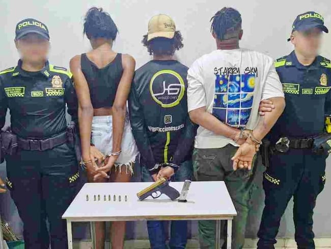 Capturadas tres personas dentro de un vehículo con un arma de fuego ilegal y municiones