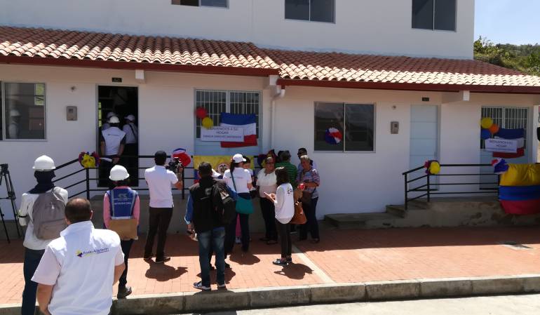Entrega de vivienda en Gramalote 