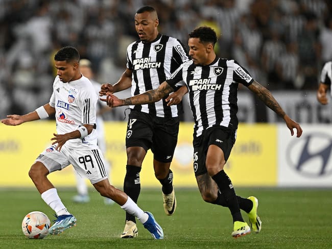 Duelo de Copa Libertadores entre Botafogo y Junior (Photo by MAURO PIMENTEL/AFP via Getty Images)
