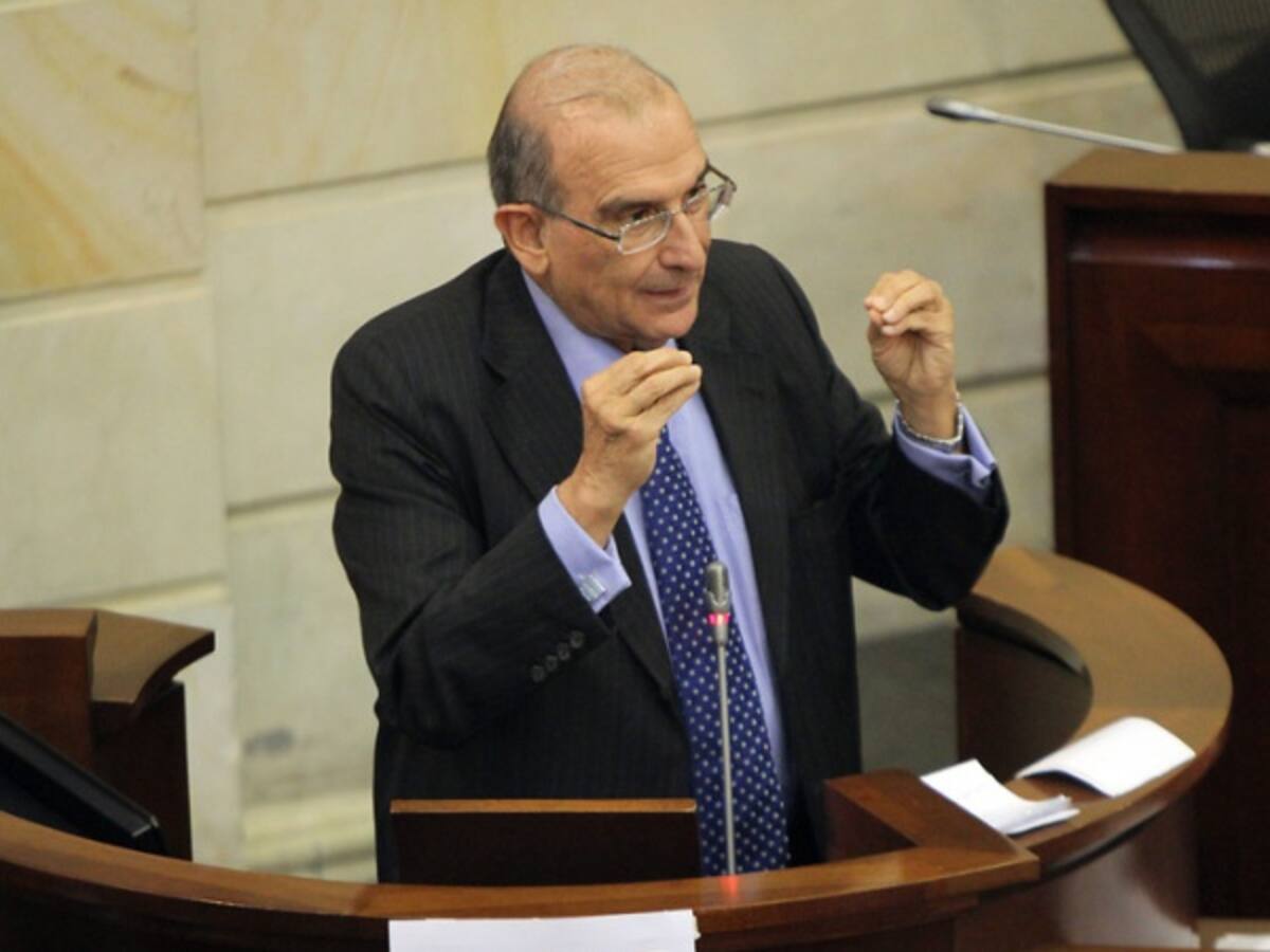 Farc deben acantonarse para verificar eventual cese bilateral: De la Calle