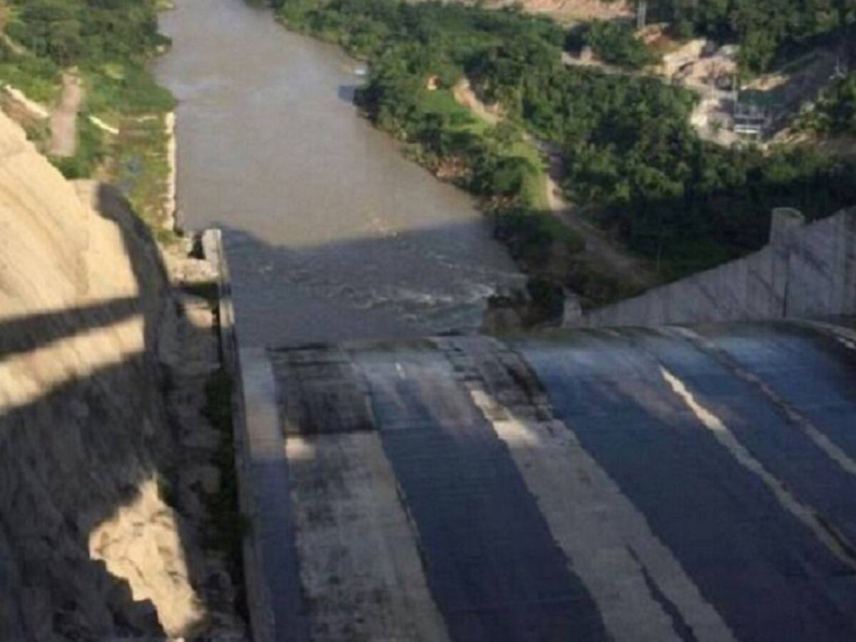 Isagen advierte que si siguen las lluvias es necesario abrir las compuertas
