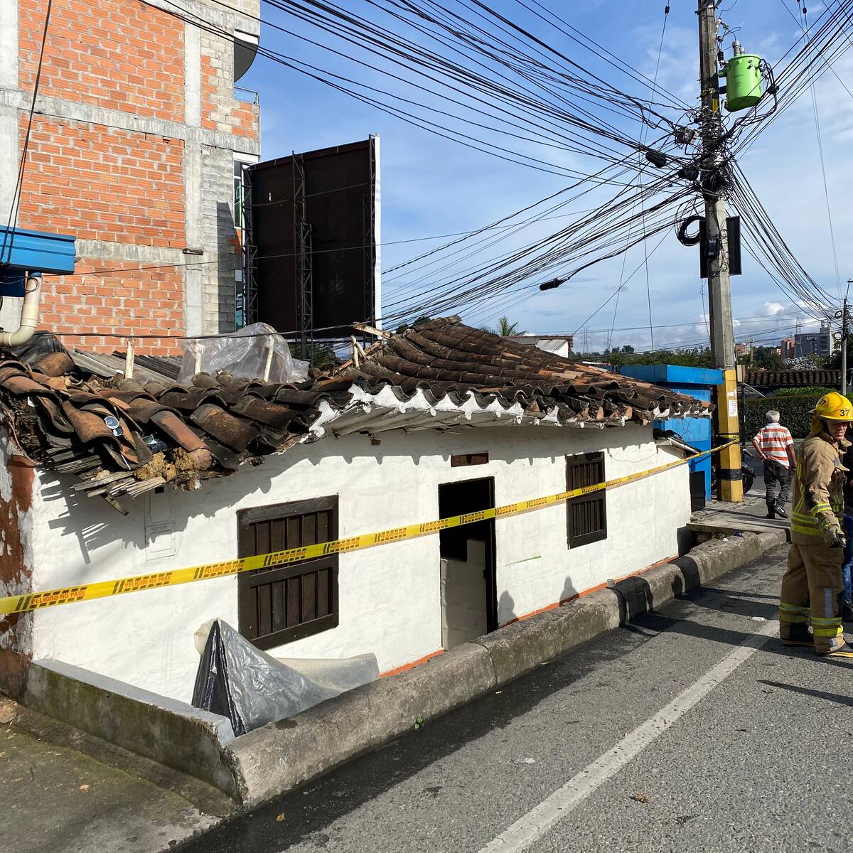 En Rionegro atendieron colapso de un techo