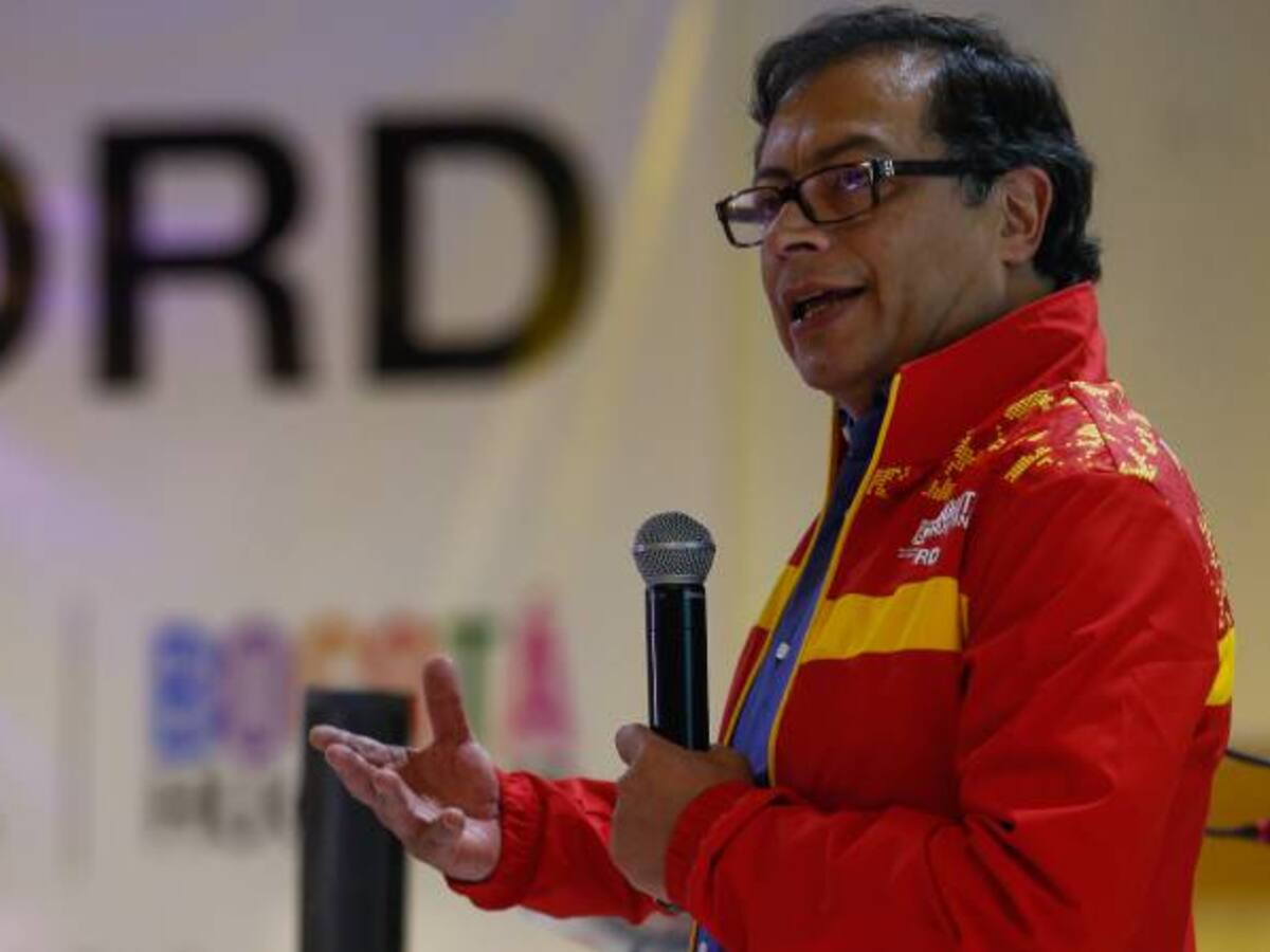 ¿Concejales electos quieren de Bogotá un espacio para otro cartel de contratación?: Petro