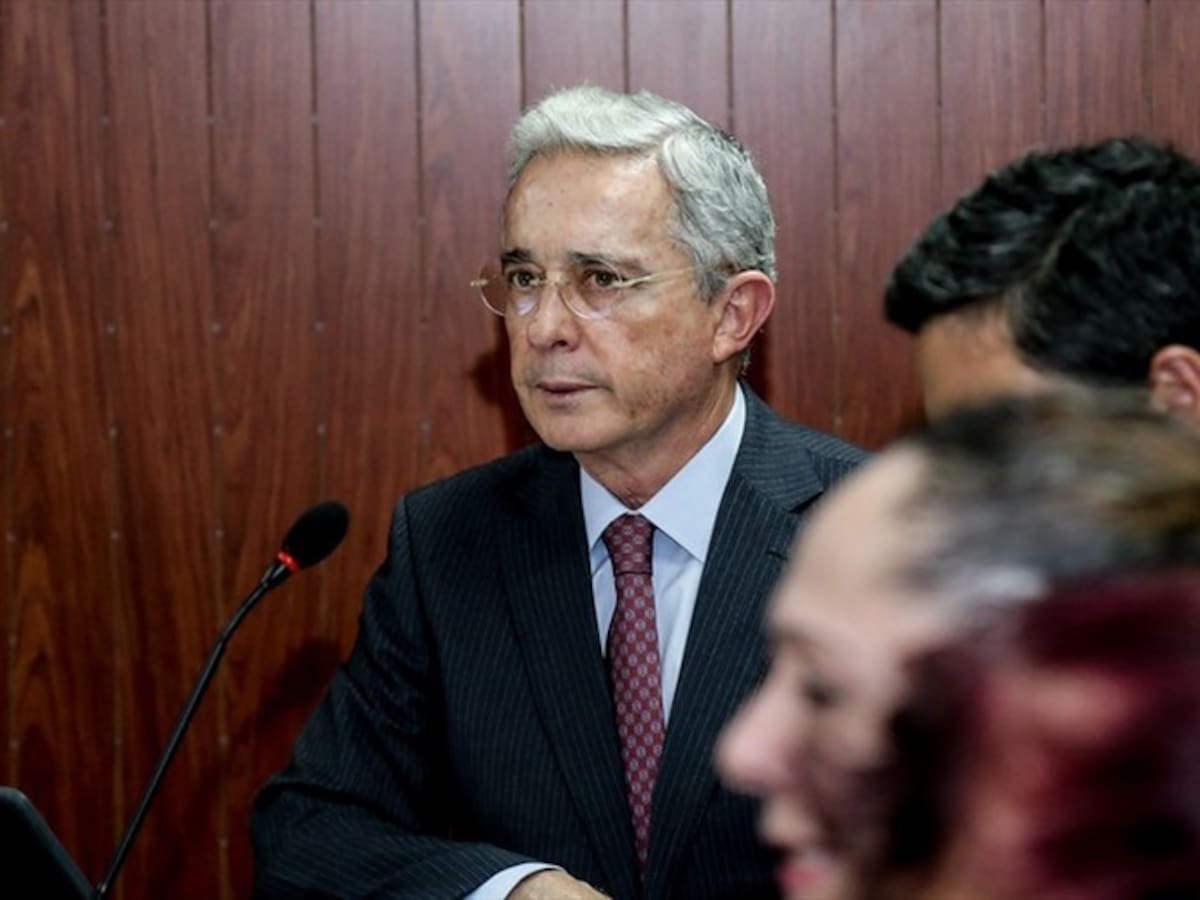 Álvaro Uribe propone no ampliar resguardos indígenas en el país