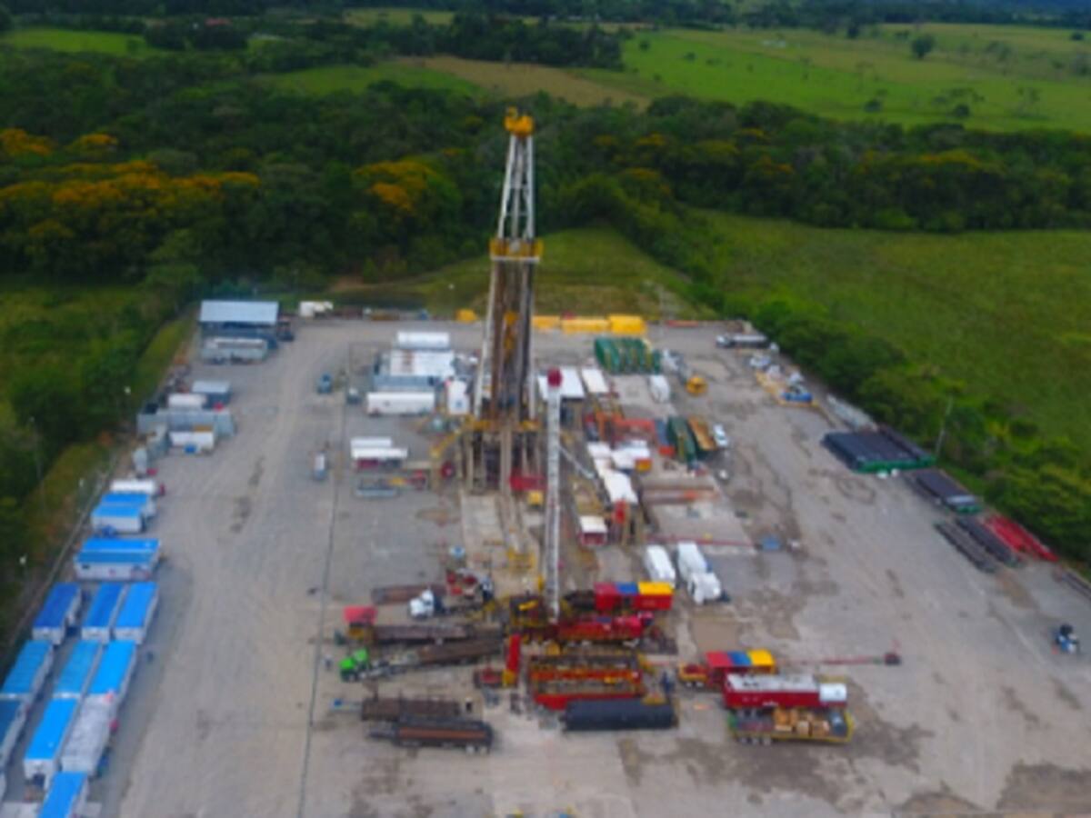 En alerta trabajadores contratistas de empresas petroleras