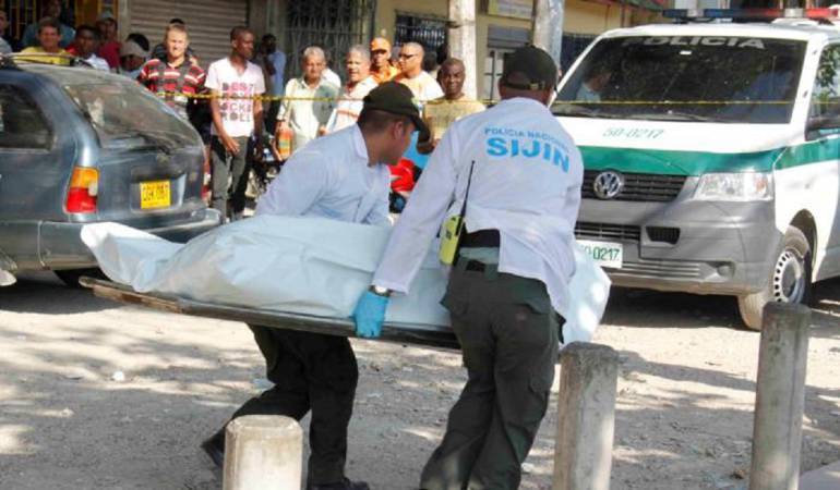 Autoridades investigan las causas del doble crimen.