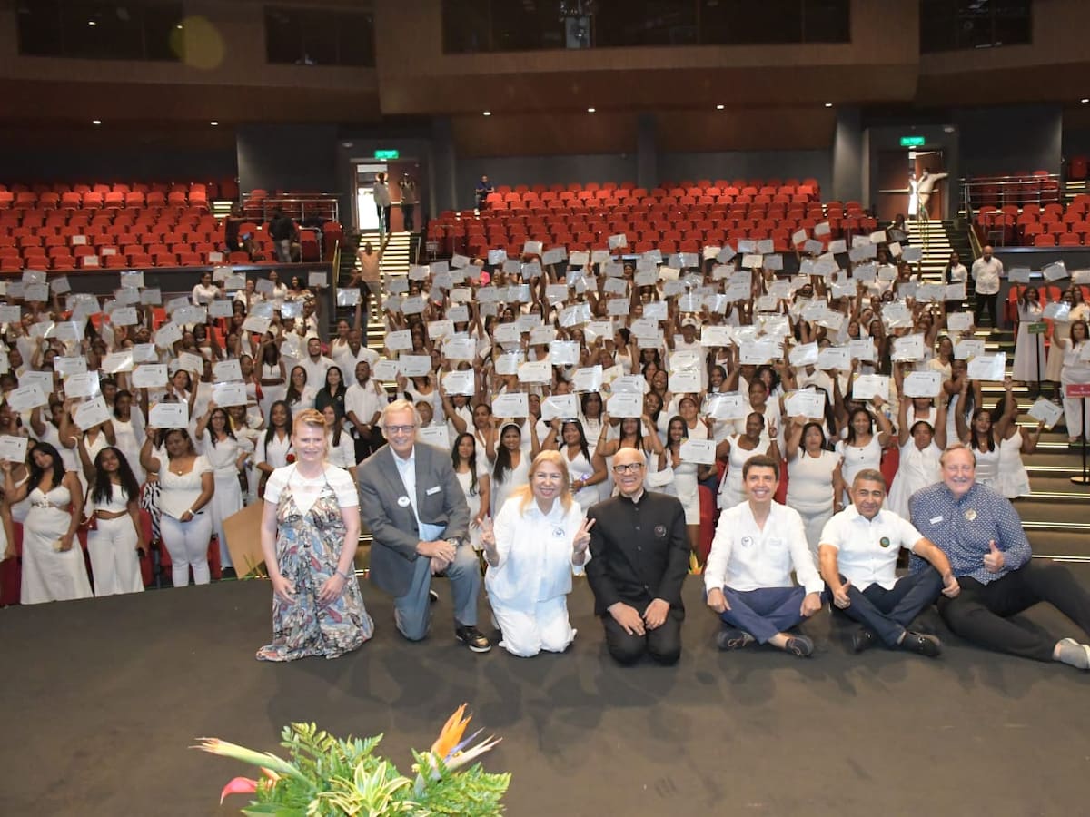 Cartagena gradúa a 451 emprendedores que le ganaron la batalla a la pobreza extrema