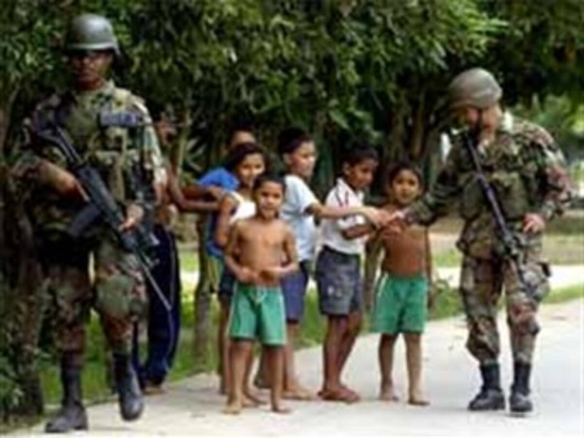 Grupos armados reclutan niños y las fuerzas del Estado los utilizan como informantes